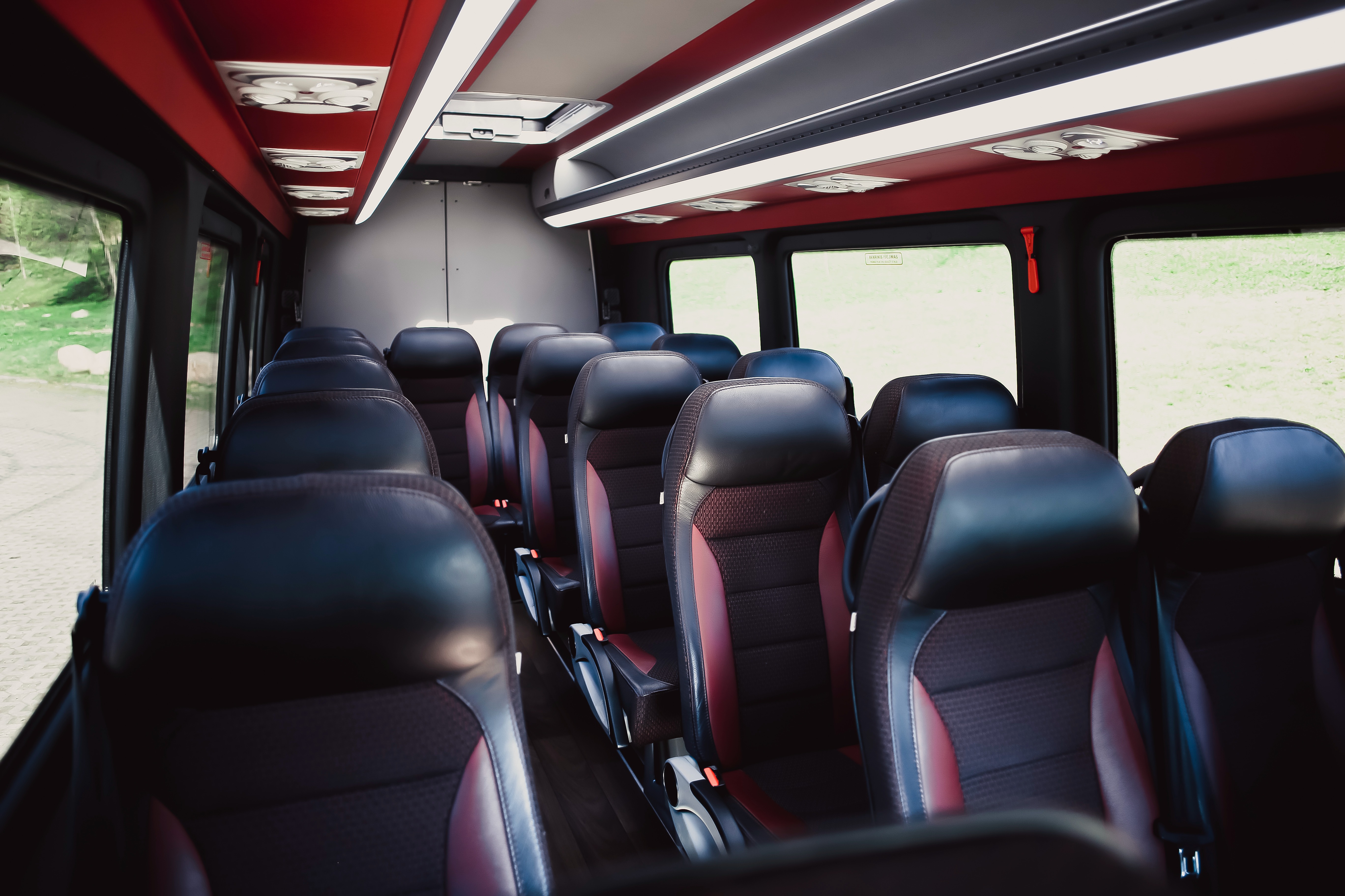 Mercedes-Benz Sprinter 319